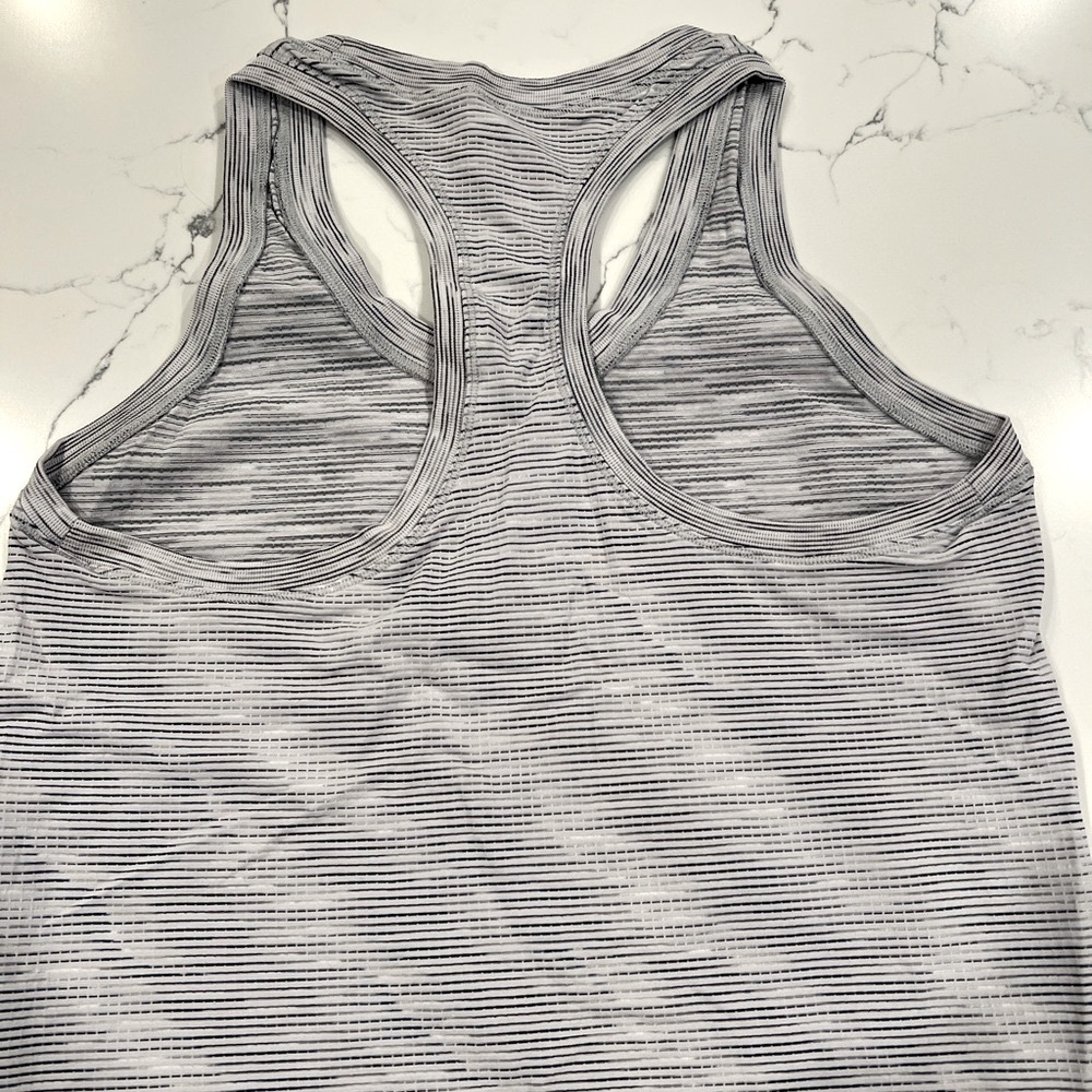 Women’s Athleta tank